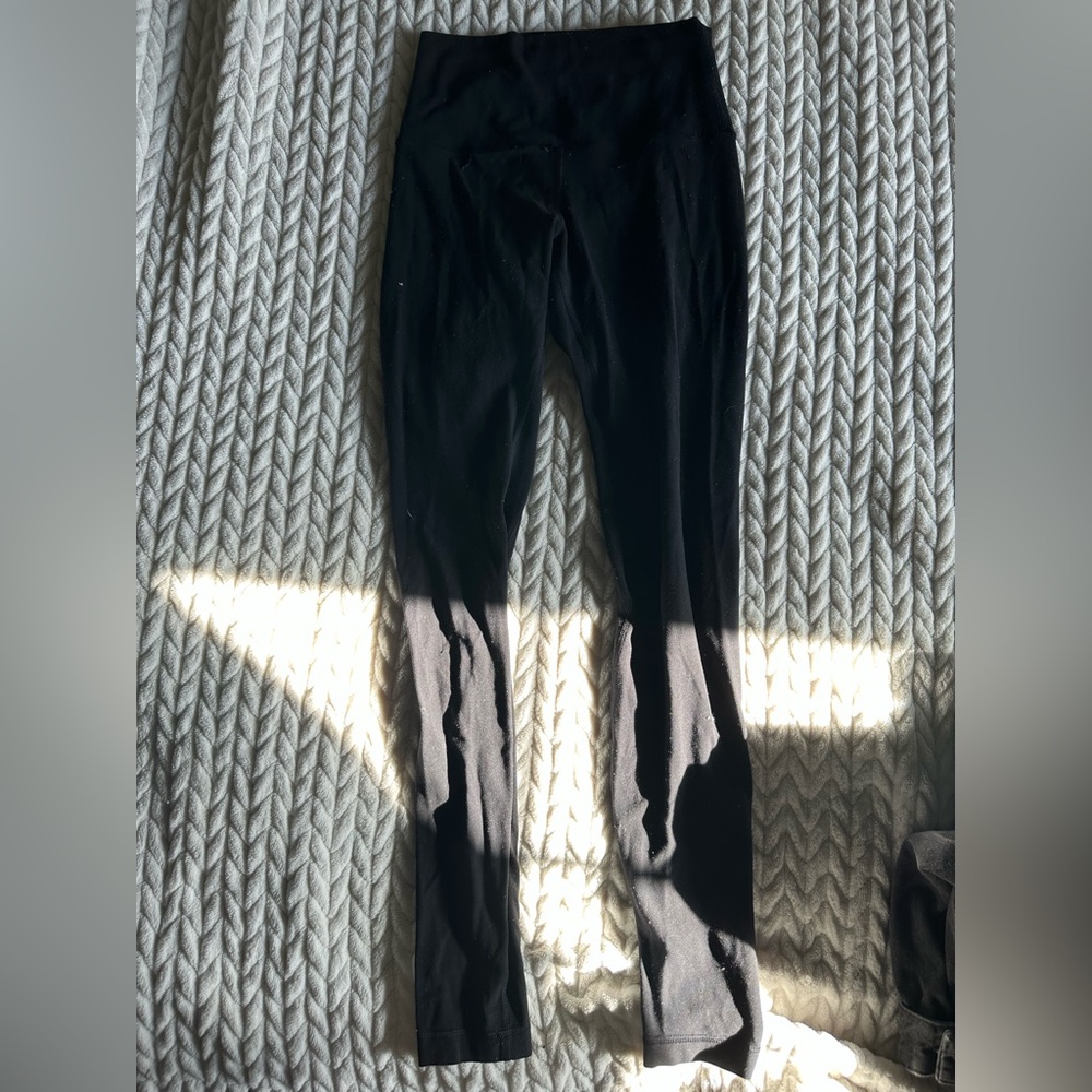 Black lulu aligns